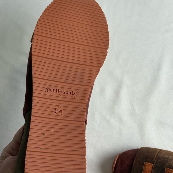 Gentle  Souls  by Kenneth Cole Leather Suede Luca Strap Size 8.5 Dark Maroon - Picture 13 of 14